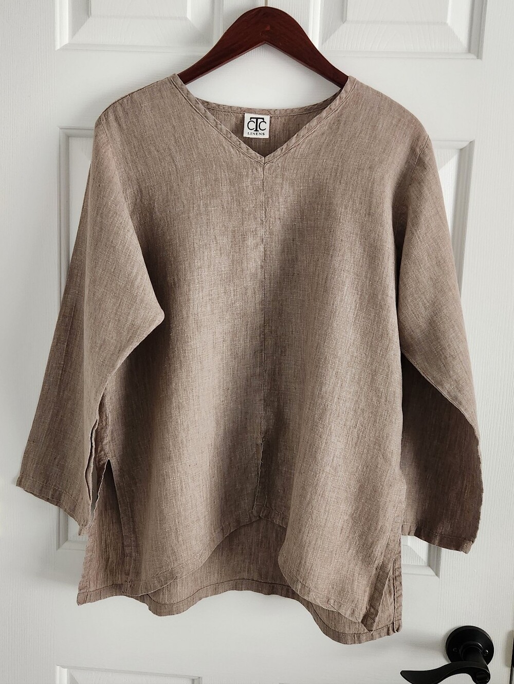 CTC Linens Relaxed V-Neck 100% Linen Tunic in Taupe